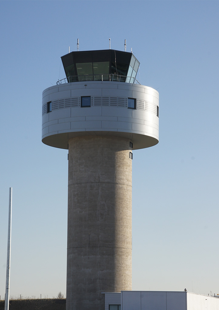 Der Tower des Kassel Airport bietet die besten Vorraussetzungen für Sicherheit und Zivilschutz.