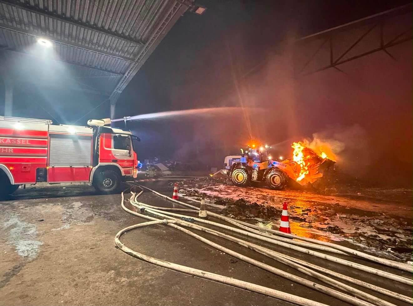 Feuerwehr bei der Brandbekämpfung