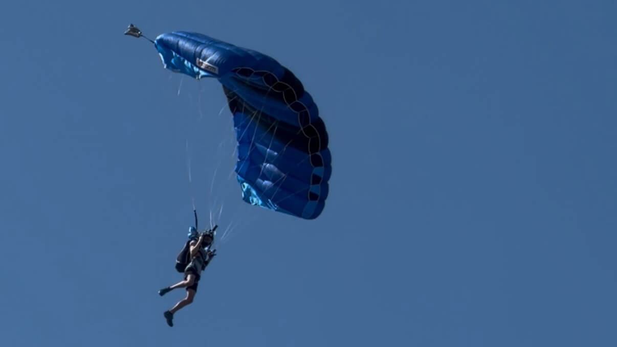 Fallschirmspringer
