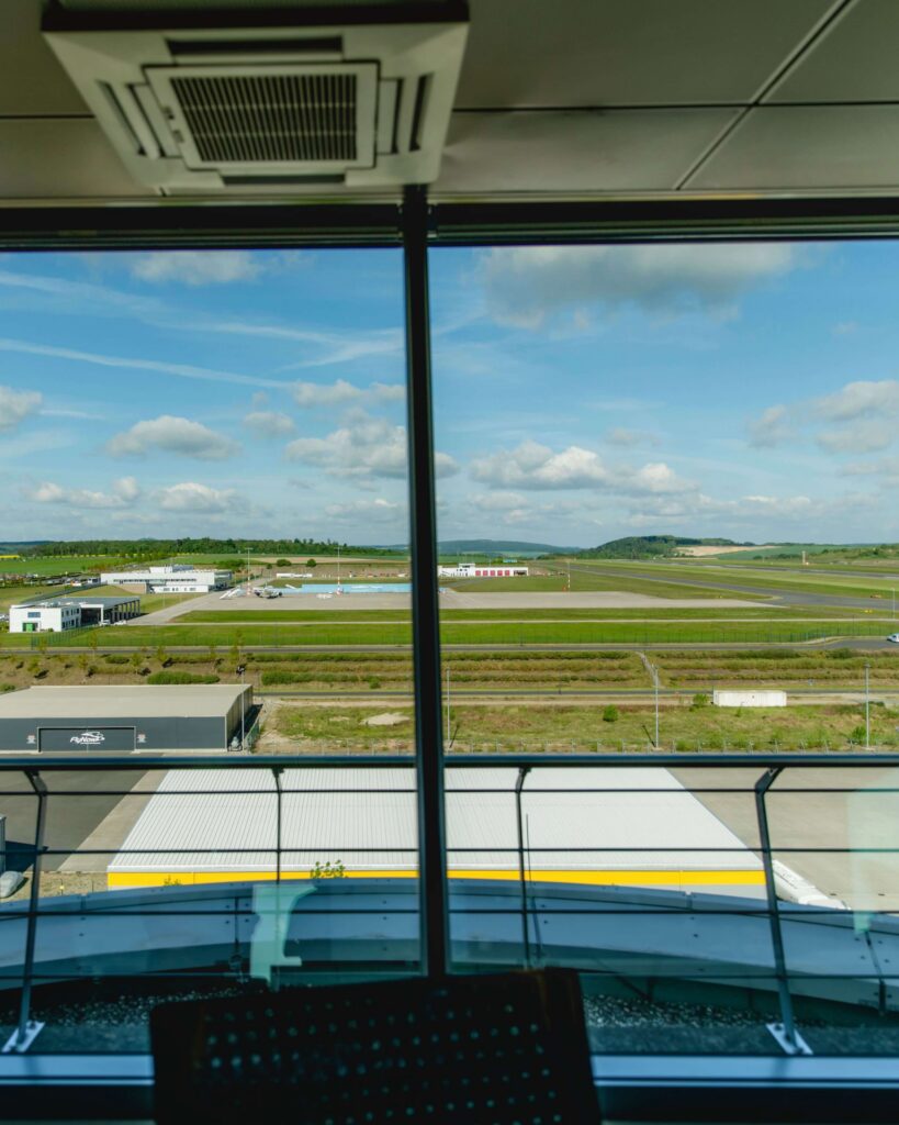 Tower Aussicht über den Flughafen